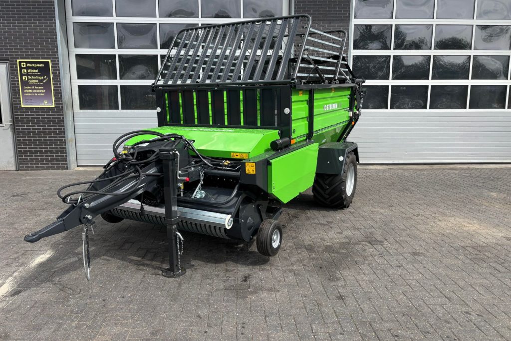 De kleine stolpen opraapwagen 8,16. Perfect voor landschapsbeheer